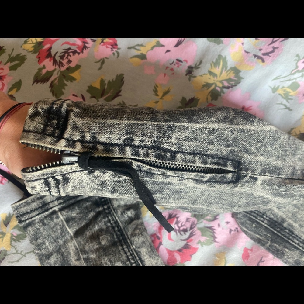 3 items for 10$ ! 🚨Alcott Jeans !